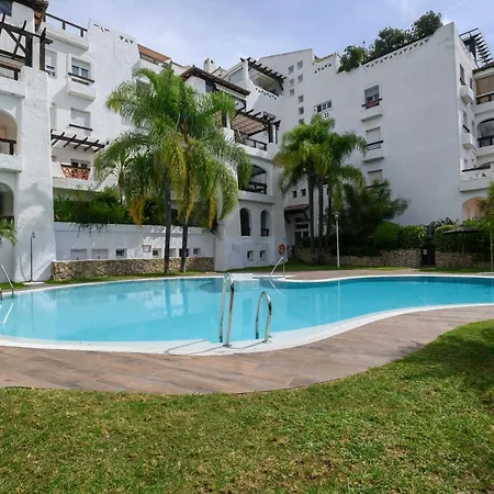 New Full Private With Pool And Parking Apartment *