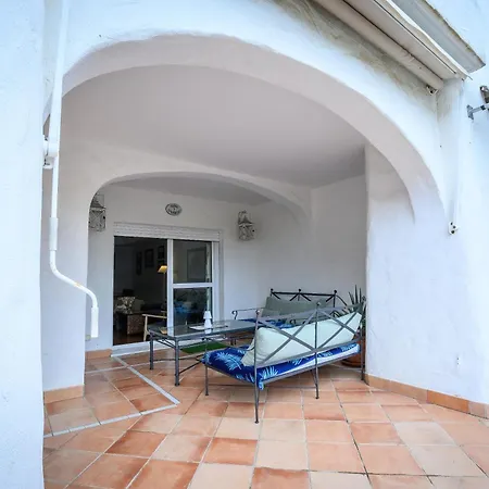 New Full Private With Pool And Parking *