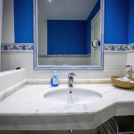 New Full Private With Pool And Parking
