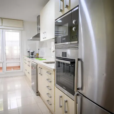New Full Private With Pool And Parking *